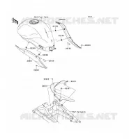 CACHE LAT&Eacute;RAL/GARDE CHAINE pour Kawasaki ER-6N 2011